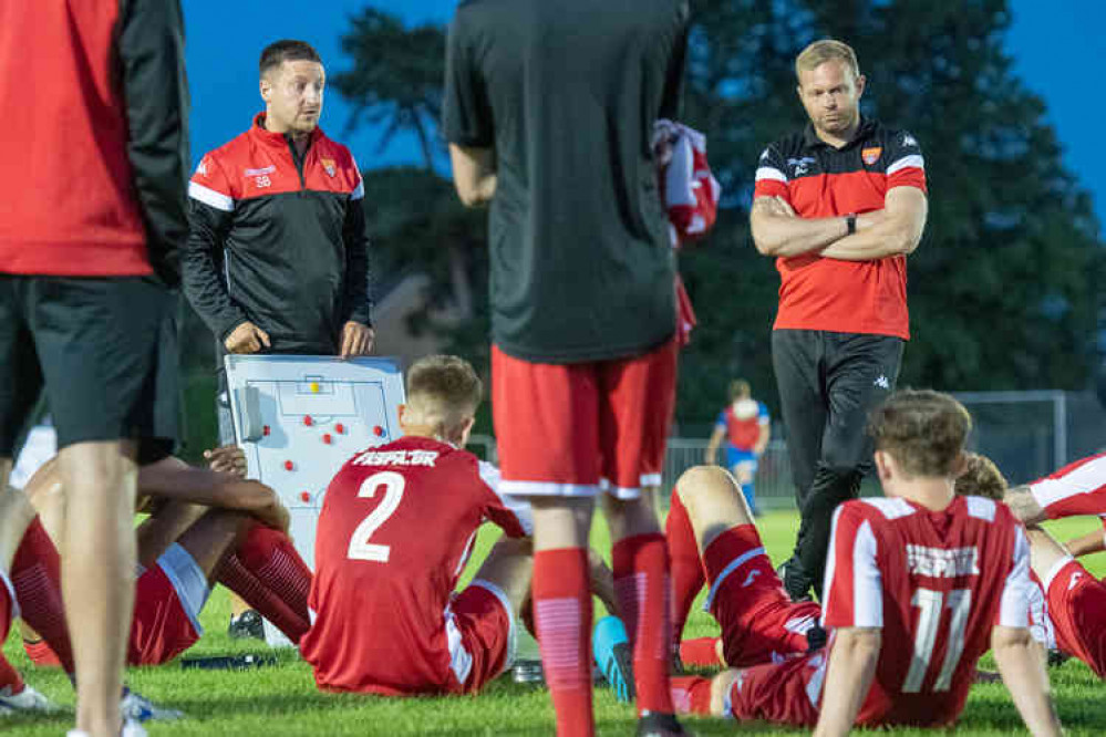 Stuart Boardley giving a team talk during friendly at Brantham (picture credit: Thomas Bradford)