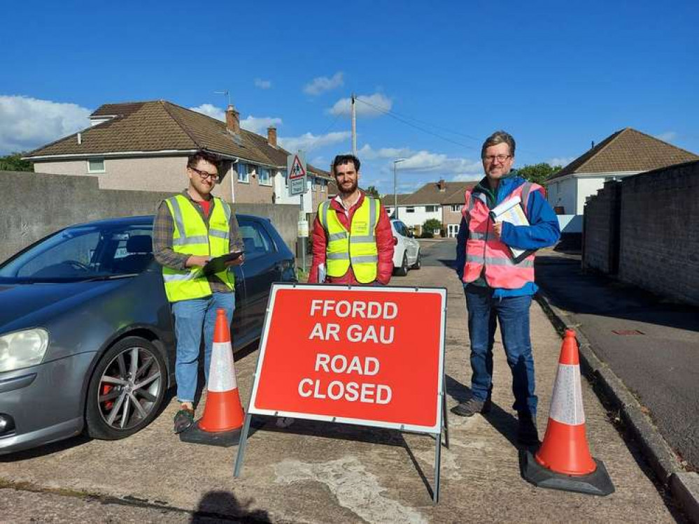 Volunteers on Dryden Road, which was closed to ease congestion outside Fairfield Primary School today