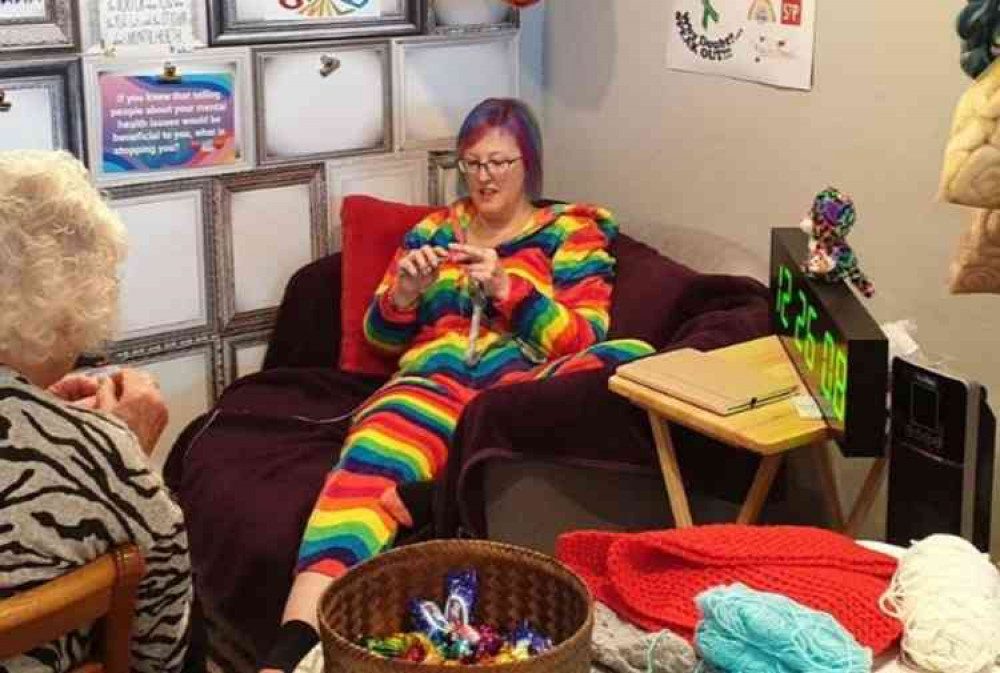 A five minute rest break is permitted every hour but to make the challenge even more difficult Natalie suffers from Osteoarthritis in her fingers. A five minute rest break is permitted every hour but to make the challenge even more difficult Natalie suffers from Osteoarthritis in her fingers.