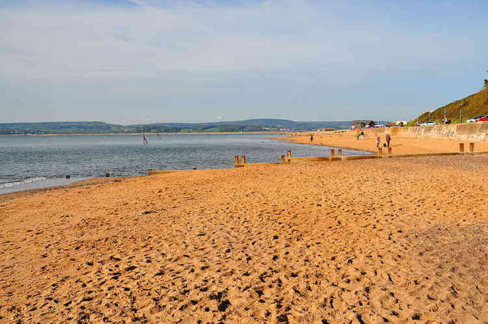 Exmouth Beach. Image courtesy of Nilfanion.