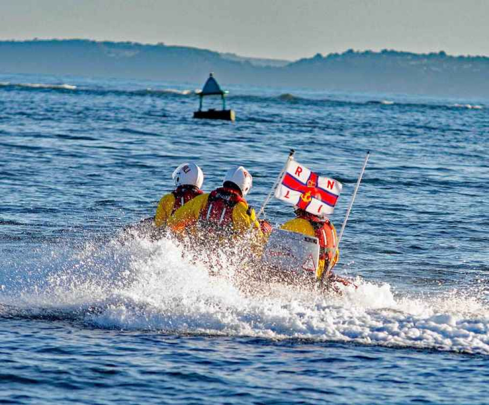 Exmouth RNLI Lifesavers speed to the rescue Credit : John Thorogood / RNLI