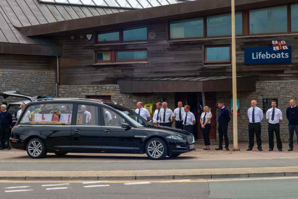 Crowds pay their respects to Don Hodgkinson