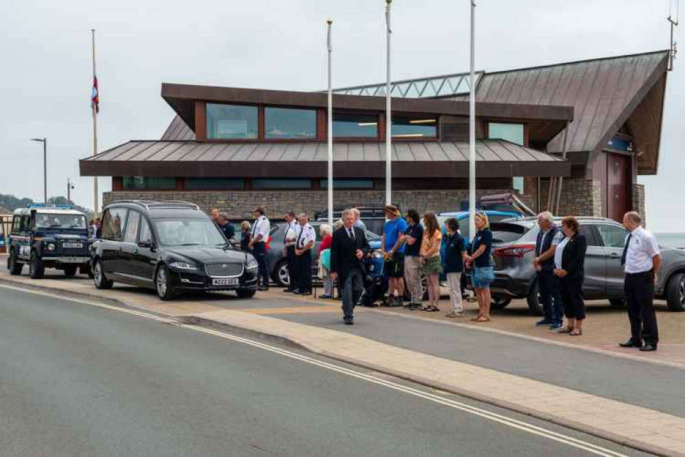 Crowds pay their respects to Don Hodgkinson