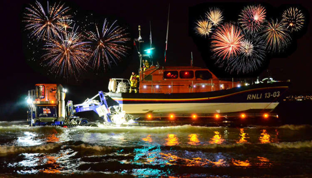 Exmouth RNLI Fireworks Credit : John Thorogood/RNLI