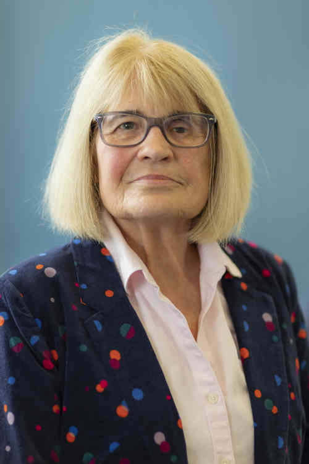 Cllr Laura Jeuda read out health chiefs' statement about NHS 111 Cllr Laura Jeuda read out health chiefs' statement about NHS 111