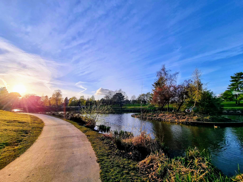 The weather is predicted to be warm this weekend in Crewe. A beautiful image of Queens Park in the spring sunshine by the lake (Alissa Cook-Gray).