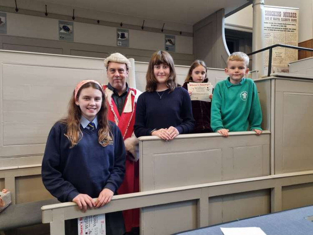 Supersleuth winners Caitlin Batt, Scarlett Barrow Ashleigh Bartlett and Josh King with 'Judge Jeffreys' Neil from Goldcrest Jewellers