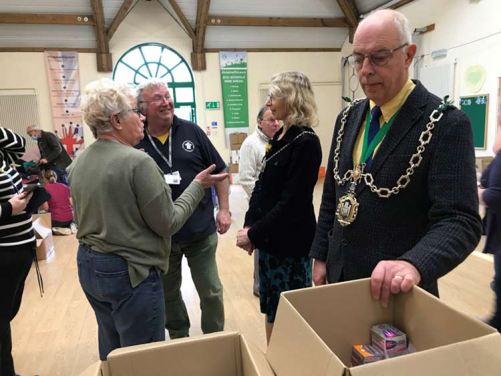 Dorchester Mayor and Mayoress Gareth and Anne Jones with Cllr Janet Hewitt and volunteers