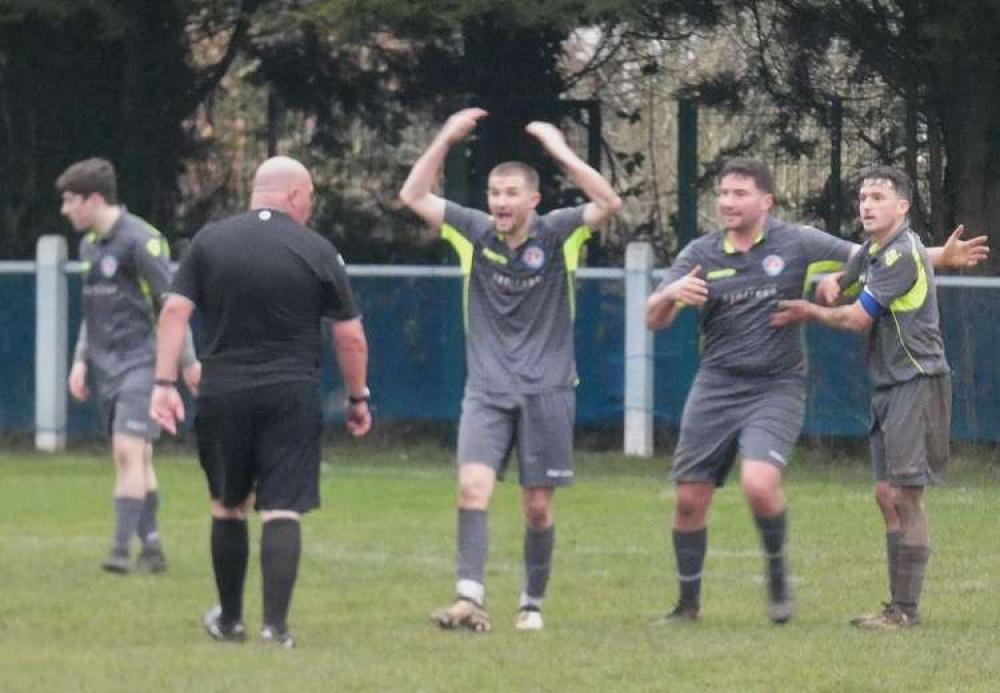 Heswall FC vs Vauxhall Motors Reserves - Picture: Bob Shaw