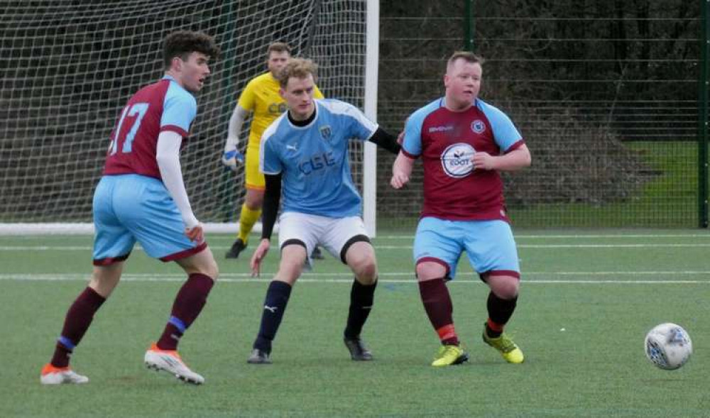 Neston Nomads v Heswall - Picture by Bob Shaw