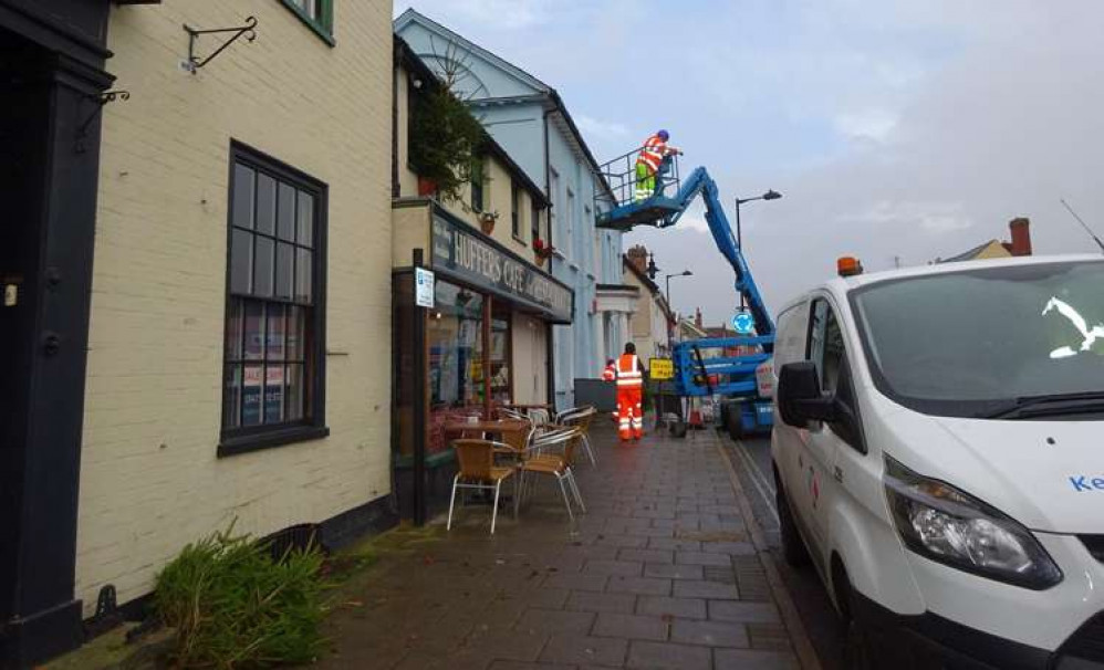 Resident threatened by council after raising concerns over way Christmas trees have been erected