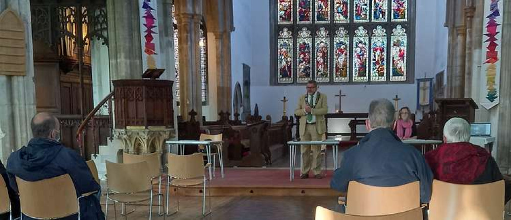 Former mayor Frank Minns at AGM in St Mary's church (Picture credit: Hadleigh Nub News)