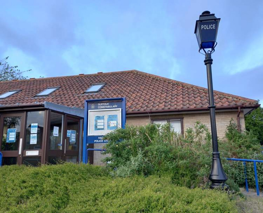 Hadleigh police station manned but not open to public (Picture credit: Nub News)