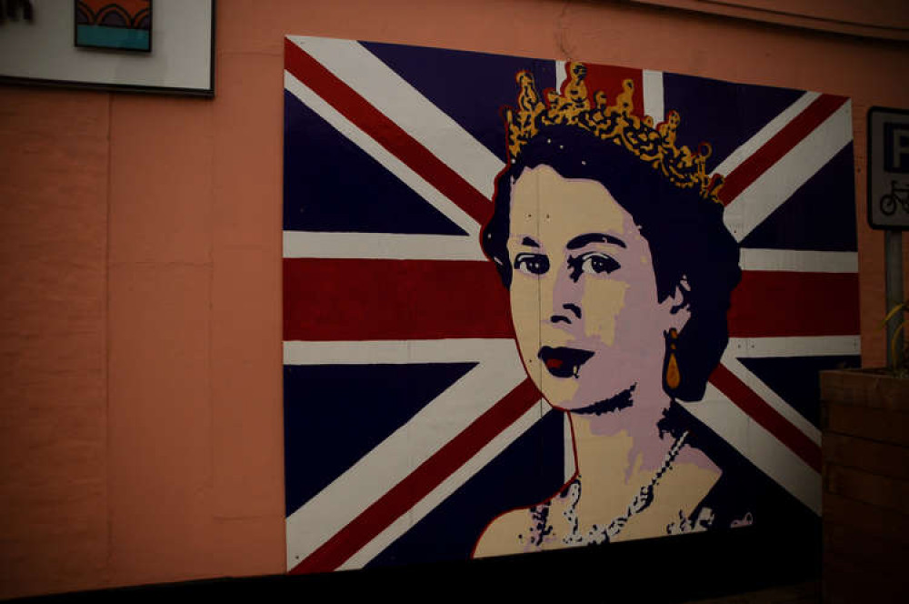 Hadleigh mural tribute to the regal queen