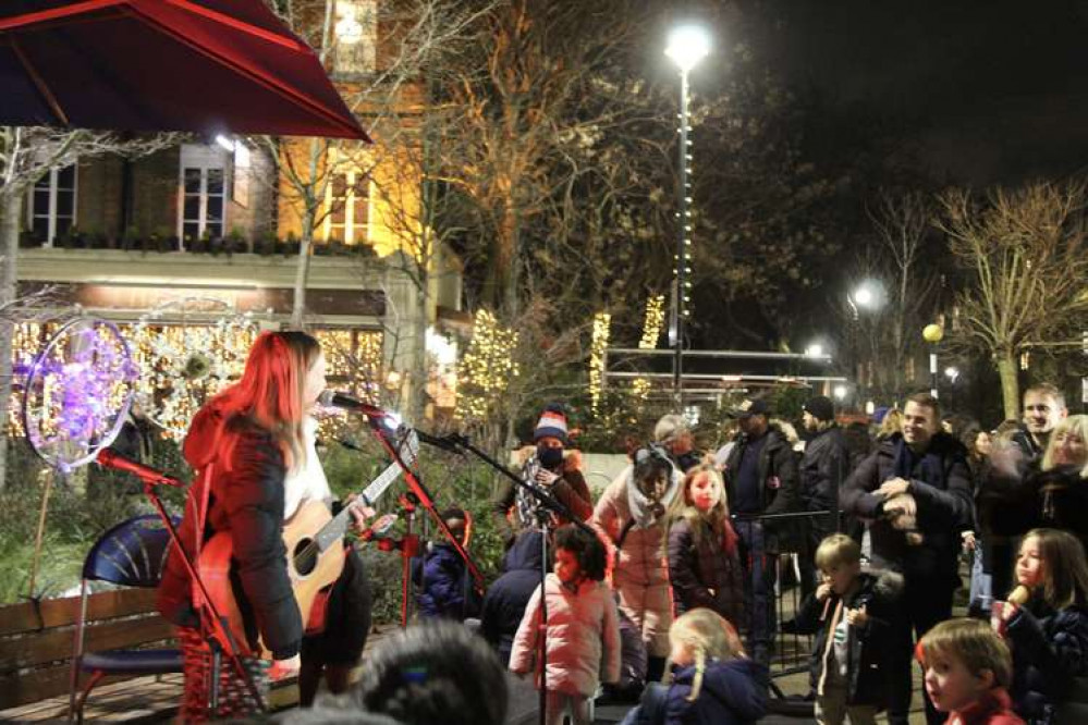 Singer-songwriter Amy Weir entertained crowds with classic Christmas tunes as well as original songs she's penned (Image: Issy Millett, Nub News)