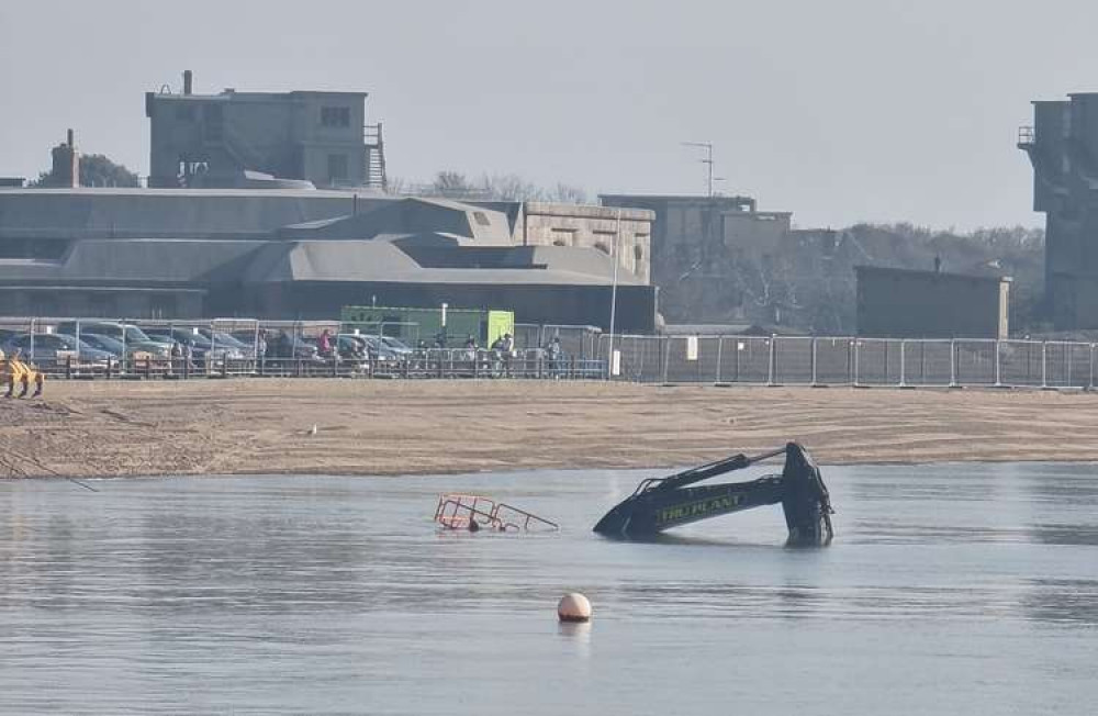 Digger submerged by sea (Picture credit: Felixstowe Nub News reader)