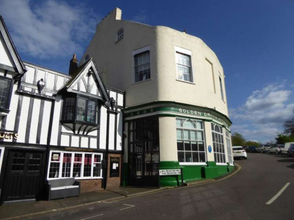 The Beacon Vaults and Golden Dragon Restaurant, Exmouth cc-by-sa/2.0 - © David Smith - geograph.org.uk/p/5355549 The Beacon Vaults and Golden Dragon Restaurant, Exmouth cc-by-sa/2.0 - © David Smith - geograph.org.uk/p/5355549