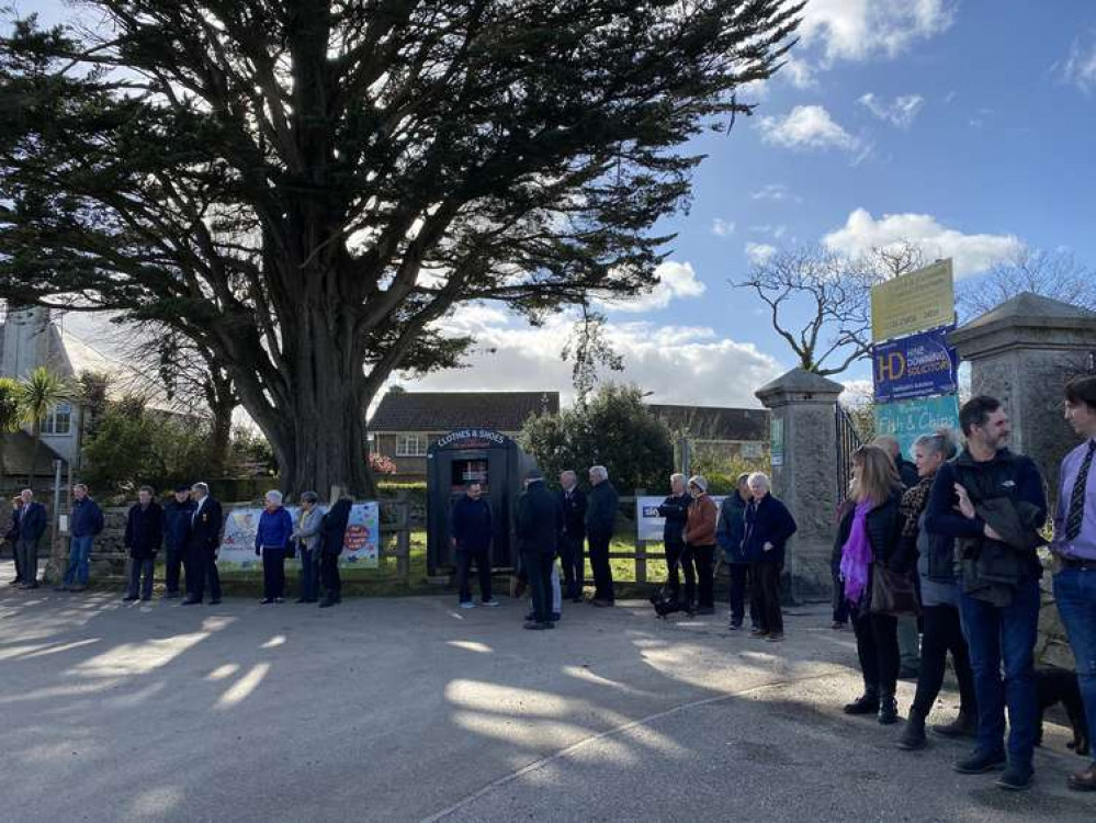 Falmouth RFC supporters, players and volunteers gathered outside the club this afternoon to pay their respects to Dave Thomas.