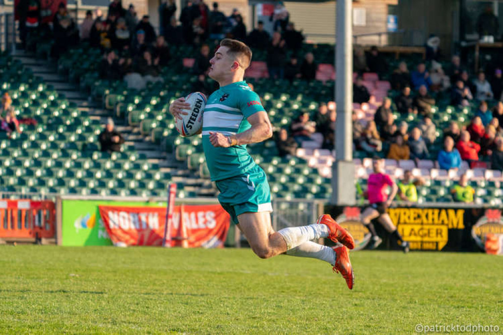 Harry Aaronson goes over to score. Photo credit: Patrick Tod.