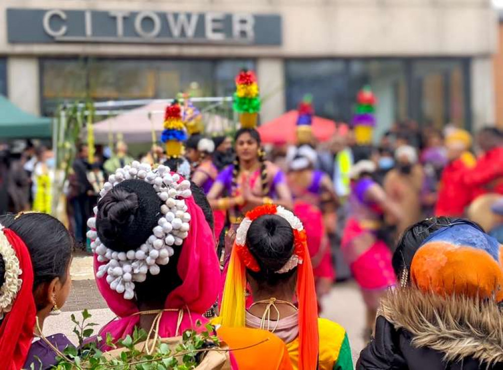 Crowds watch as dancers perform the traditional Tamil pot dance Karagattam (Image: Ellie Brown)