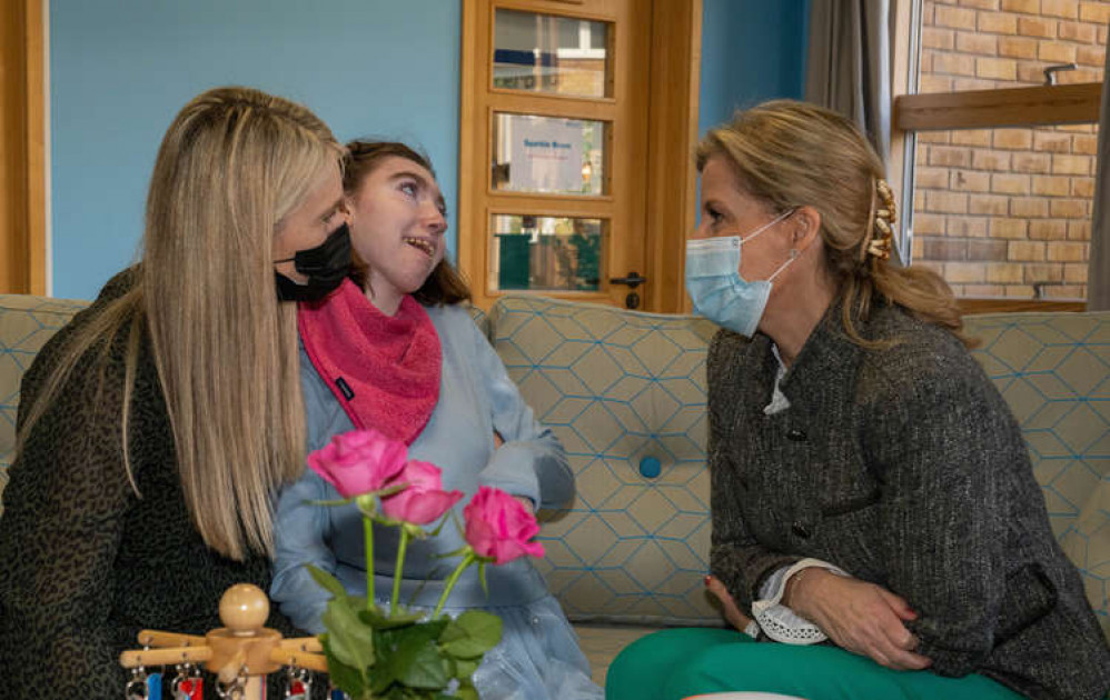 Supported child Olivia and her mum Sarah chat with the Countess (Image: Shooting Star Children's Hospices)