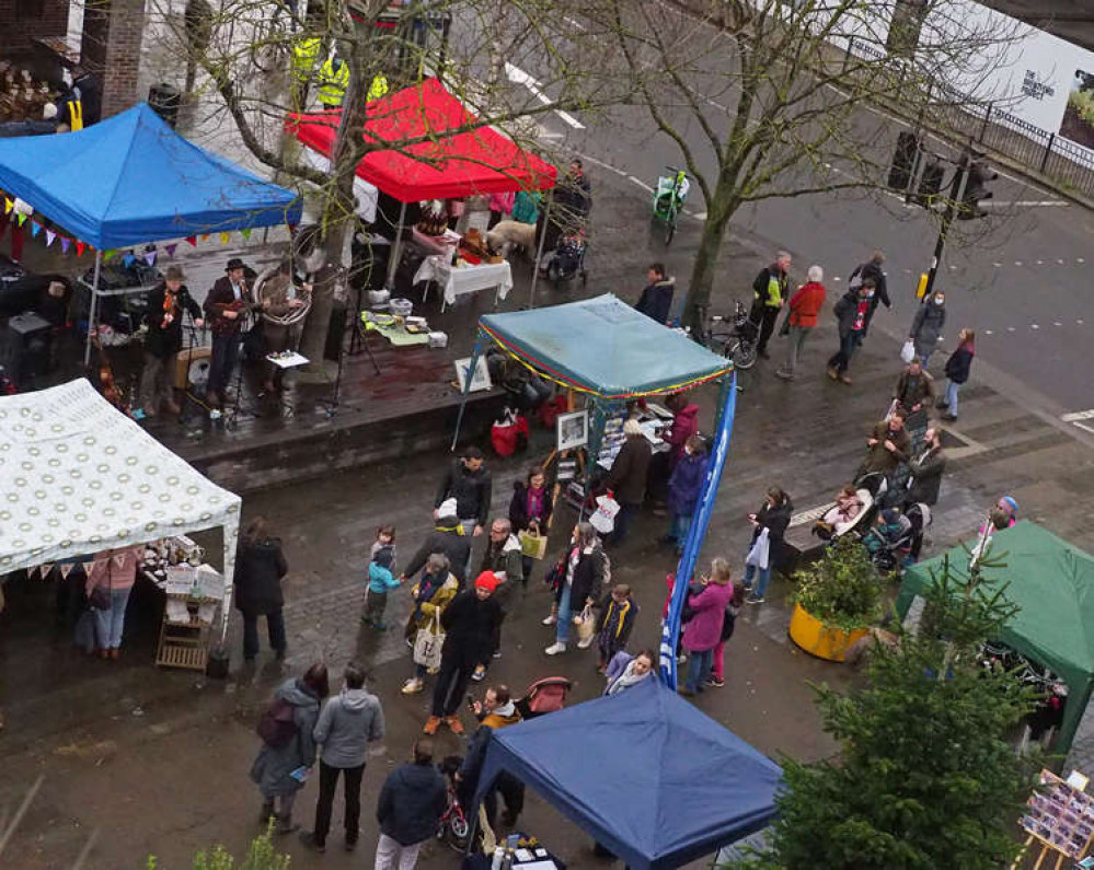 An estimated 500 people attended the Sunday Christmas market. (Image: Eric Baker)