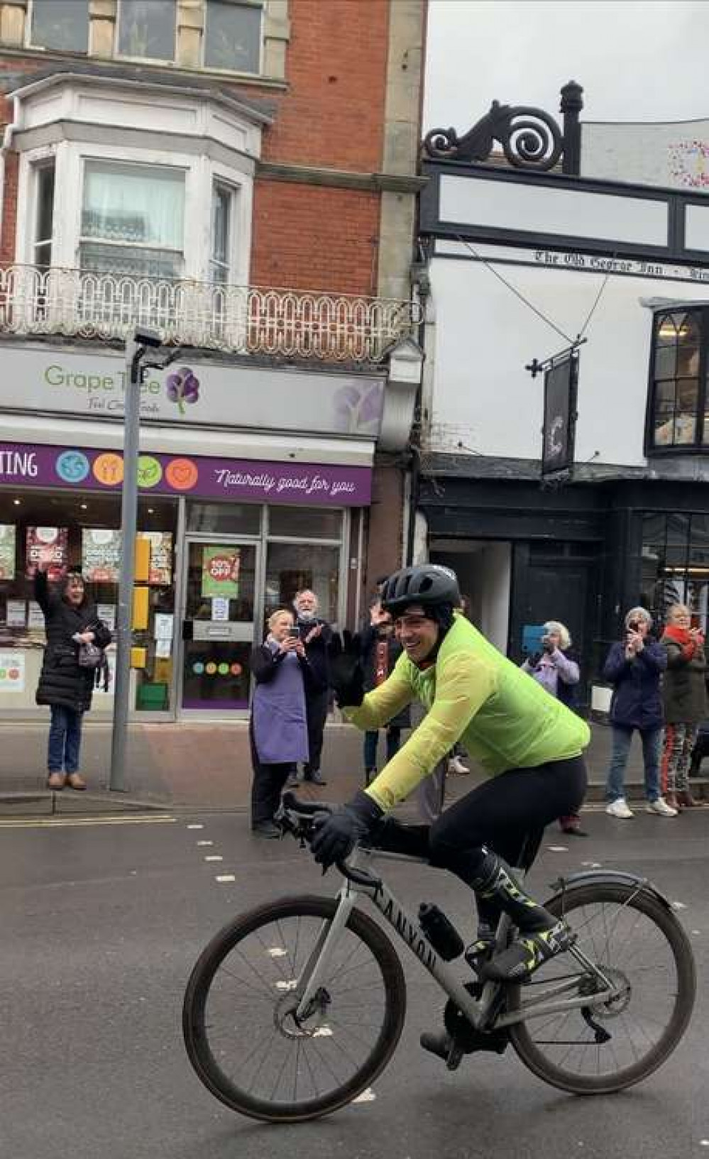 Tom Daley comes to Bridport! The Olympian cycled through town as part of his epic endurance challenge