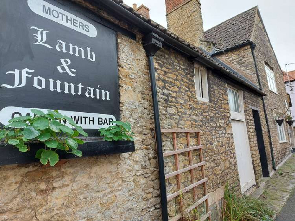 The Lamb and Fountain even has a sign which says it is called Mothers