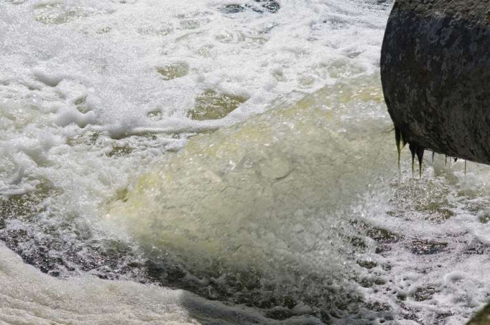 Sewage leaks have been reported in Porthleven.