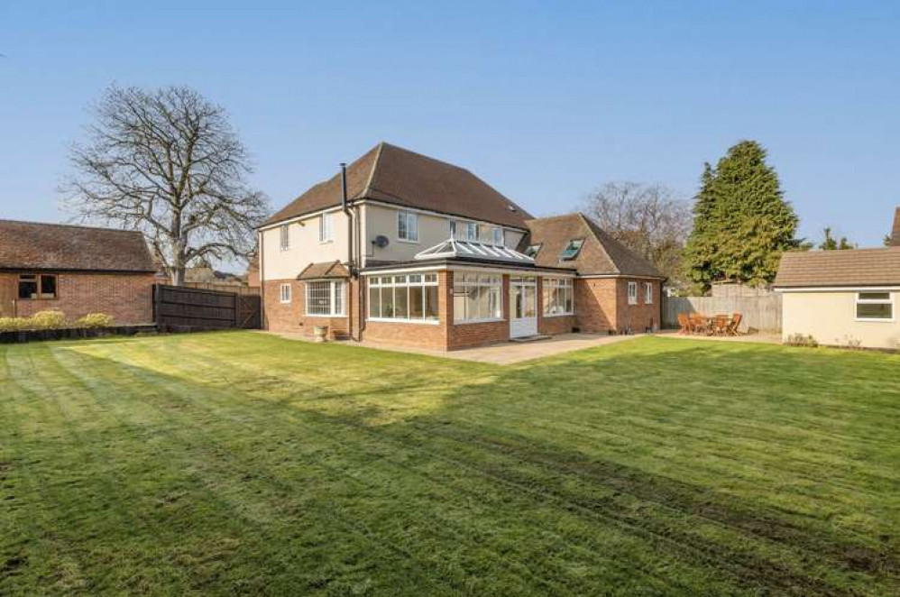 Wellington Evans Pick of the Week: Five bed detached residence on Newlands Lane with Hitchin SG4 postcode on market for offers over £1,500,000