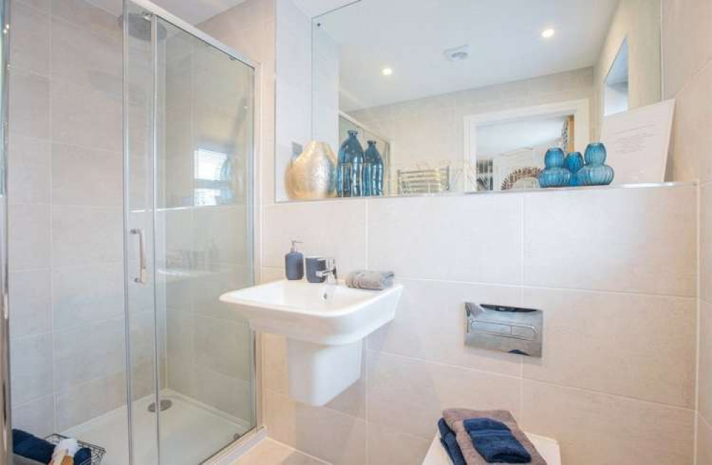 The master bedroom's en-suite bathroom (Bradleys)