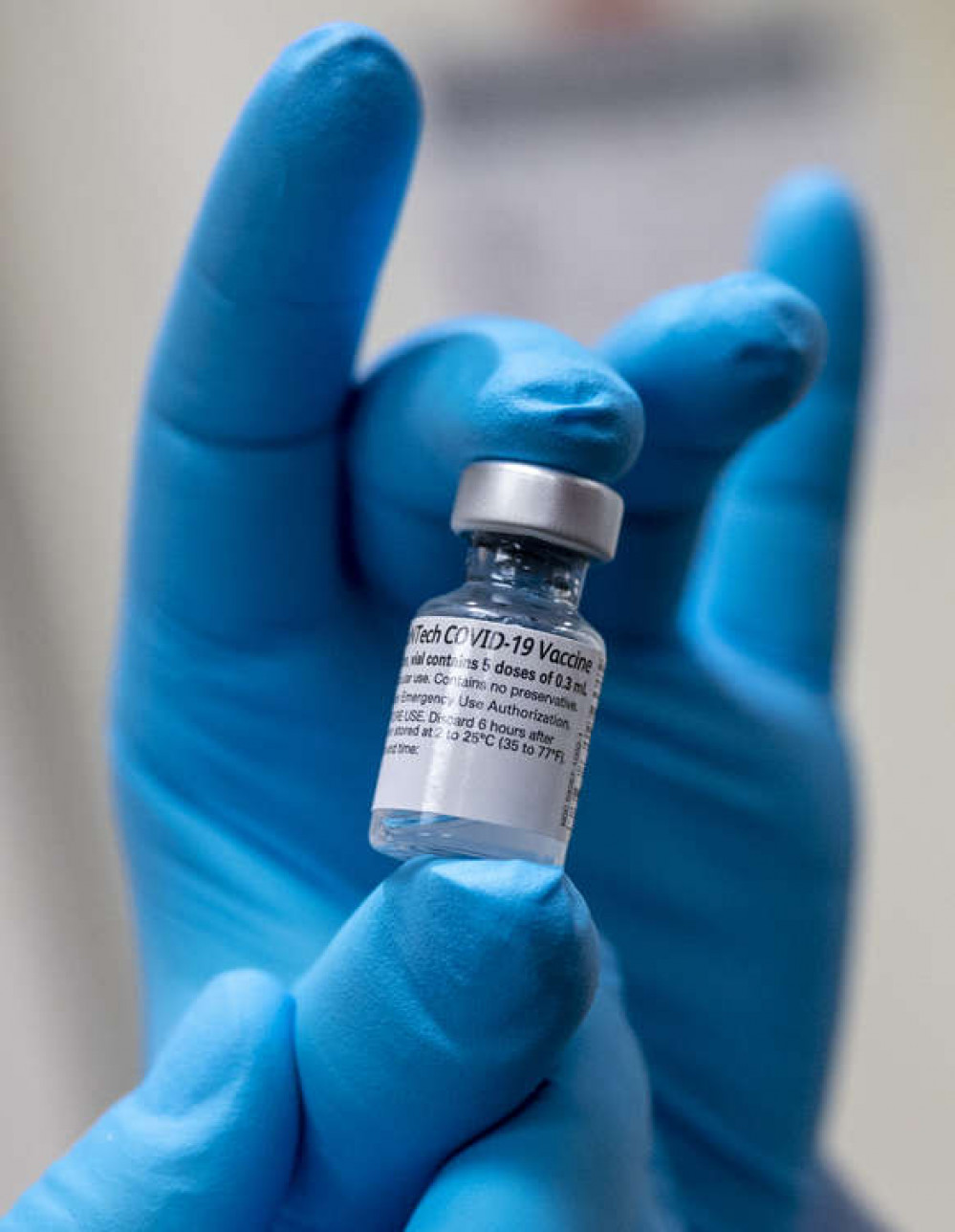 Hucknall residents will be able to ask questions about the Covid-19 vaccine. Pictured: Angel Laureano holds a vial of the COVID-19 vaccine. (DoD photo by Lisa Ferdinando). Original: https://www.flickr.com/photos/secdef/50721647742/