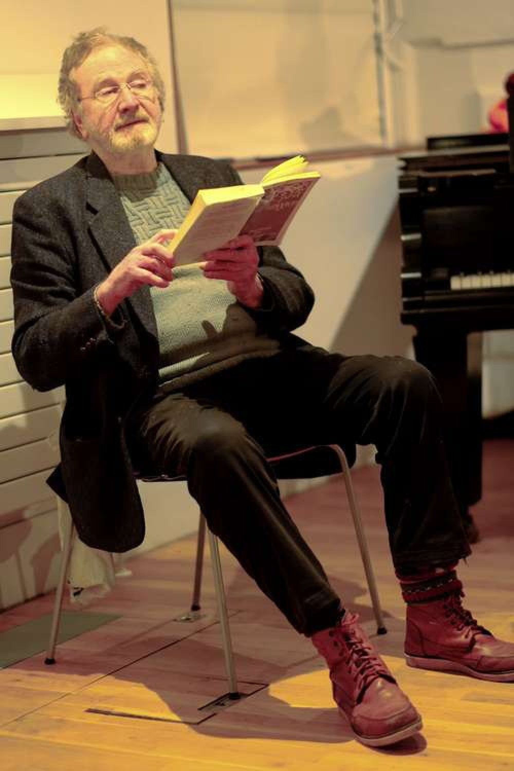 Artist Ivor Davies reads from the Mabinogion stories Artist Ivor Davies reads from the Mabinogion stories
