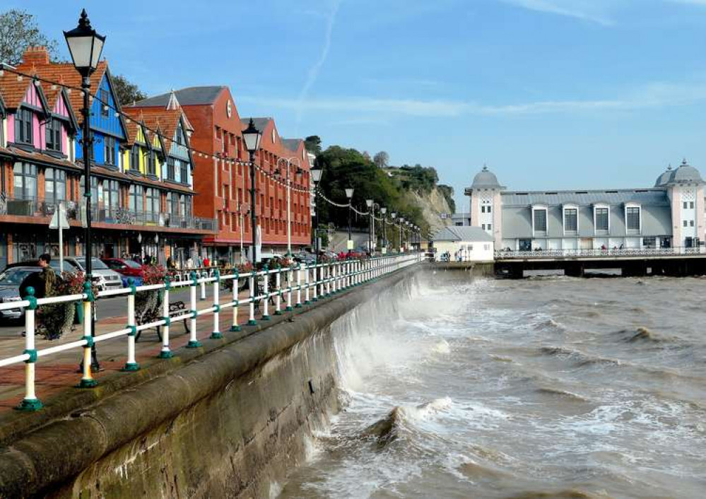 Yellow warning for wind in Penarth today so take care when you're out. (Image credit: Richard Szwejkowski)