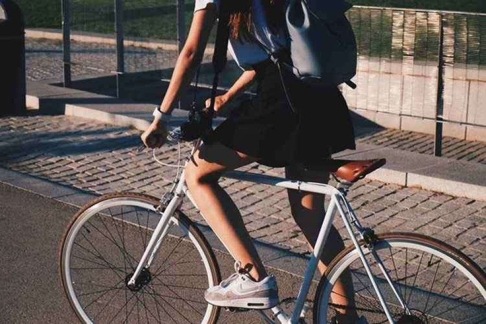 There is clearer guidance for drivers to leave a distance of at least 1.5 metres when overtaking cyclists – preventing frightening close passes. There is clearer guidance for drivers to leave a distance of at least 1.5 metres when overtaking cyclists – preventing frightening close passes.