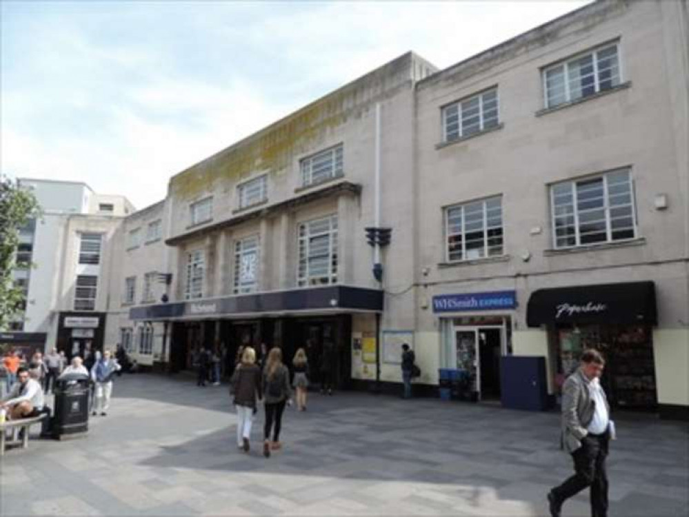 The manifesto also intends to clean the art deco façade of Richmond station and install sensitive lighting to promote this heritage landmark.