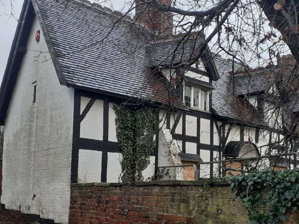 Grade II listed Dingle Farmhouse