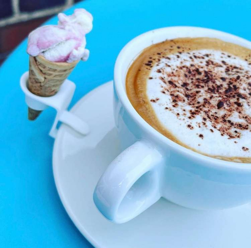 Coffee with a mini ice cream cone - the innovative idea. (Photo: Lois's Lois's Little Cake & Chocolate Company)