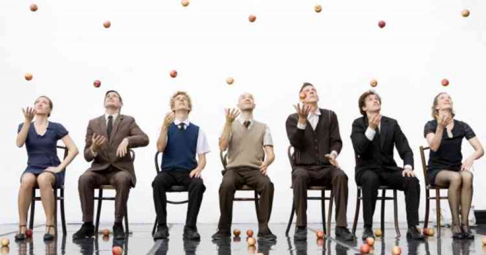 Gandini Juggling: Smashed Gandini Juggling: Smashed