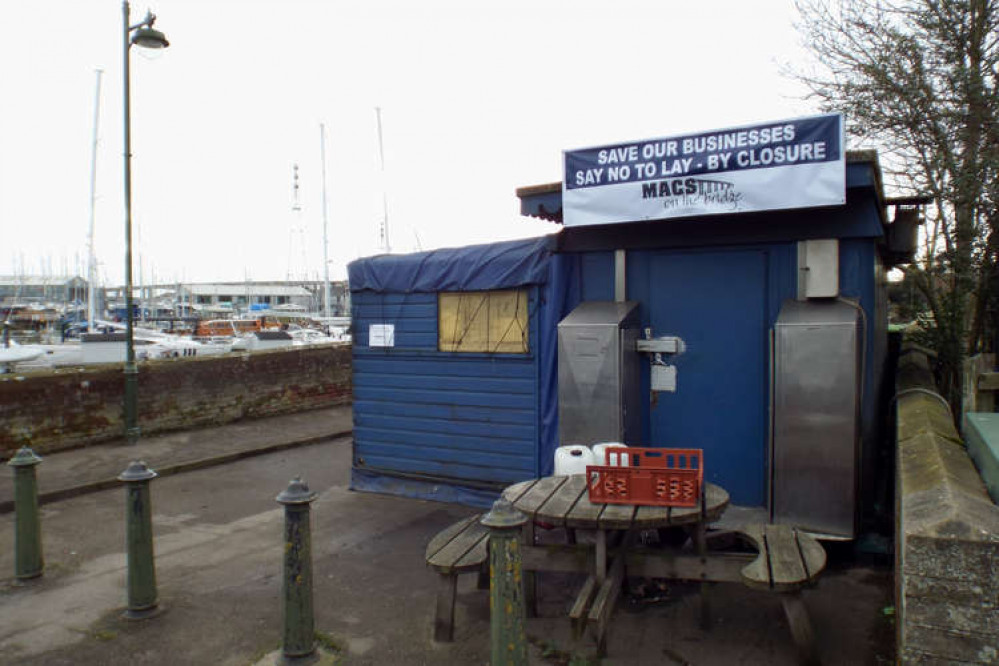 Popular Macs on the Bridge hot food bar on Bourne Bridge (Picture credit: Peninsula Nub News)