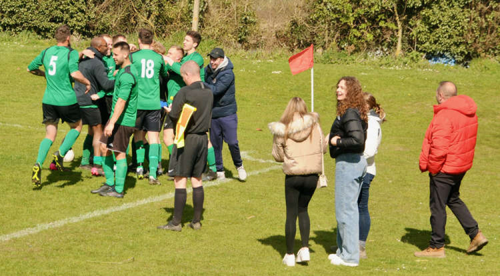 Tommy Smith mobbed (Picture credit: Peninsula Nub News)