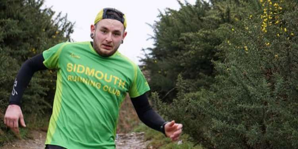 Ollie Goodchild Horne slip sliding his way around The Sir Walter Raleigh half marathon