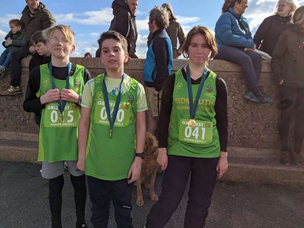 The Junior Grizzly runners with their medals