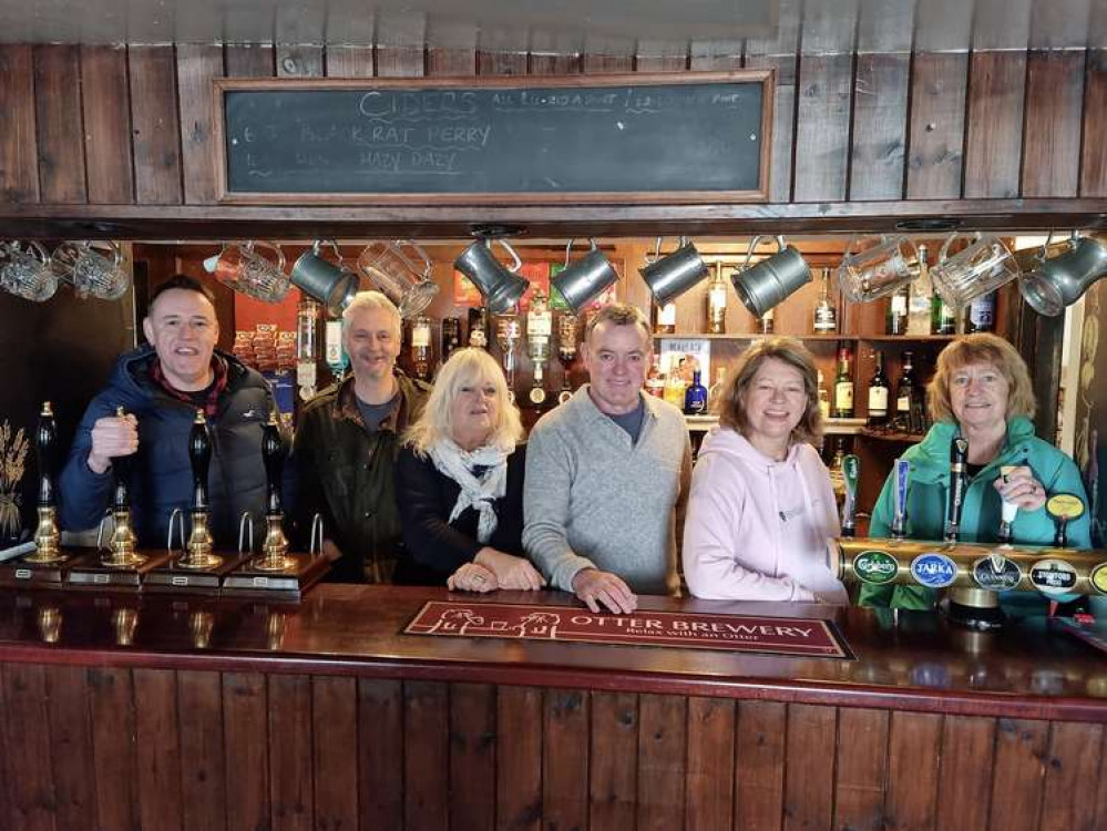 L to R: Mike Pulley, Mark Rice, Christine (Tiggy) Dickinson, Mark Duffelen, Maria Malinowska and Judith Venning (Sir Walter Raleigh community pub)