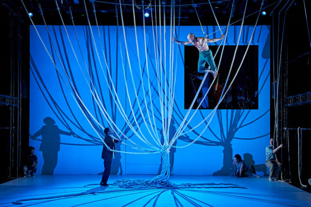 Ropes feature in the intricate set design (Credit: Manuel Harlan)