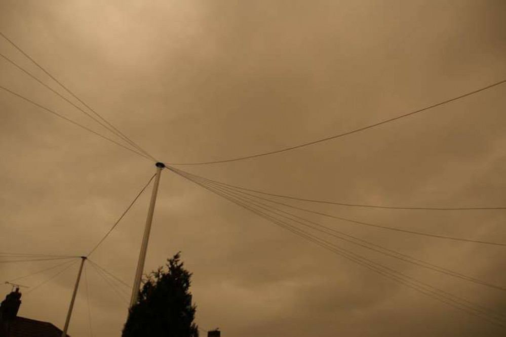 Rob Lay's picture of the sand-laden skies over Thurrock.