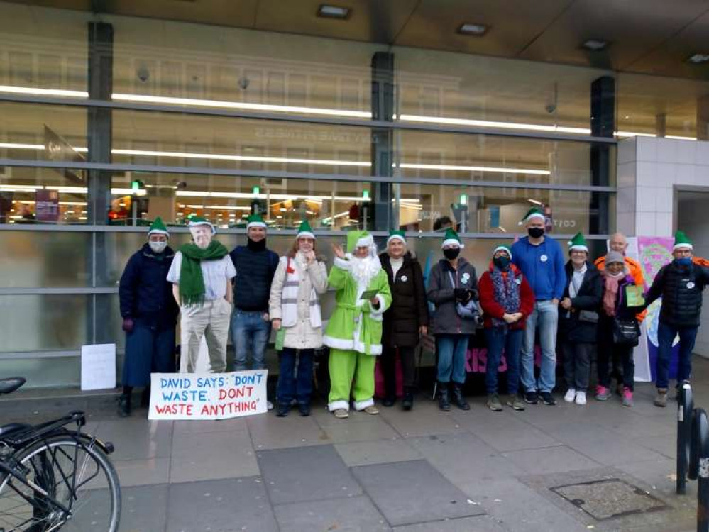 Green Santa and his elves arrive in force for XR's Christmas event in Balham