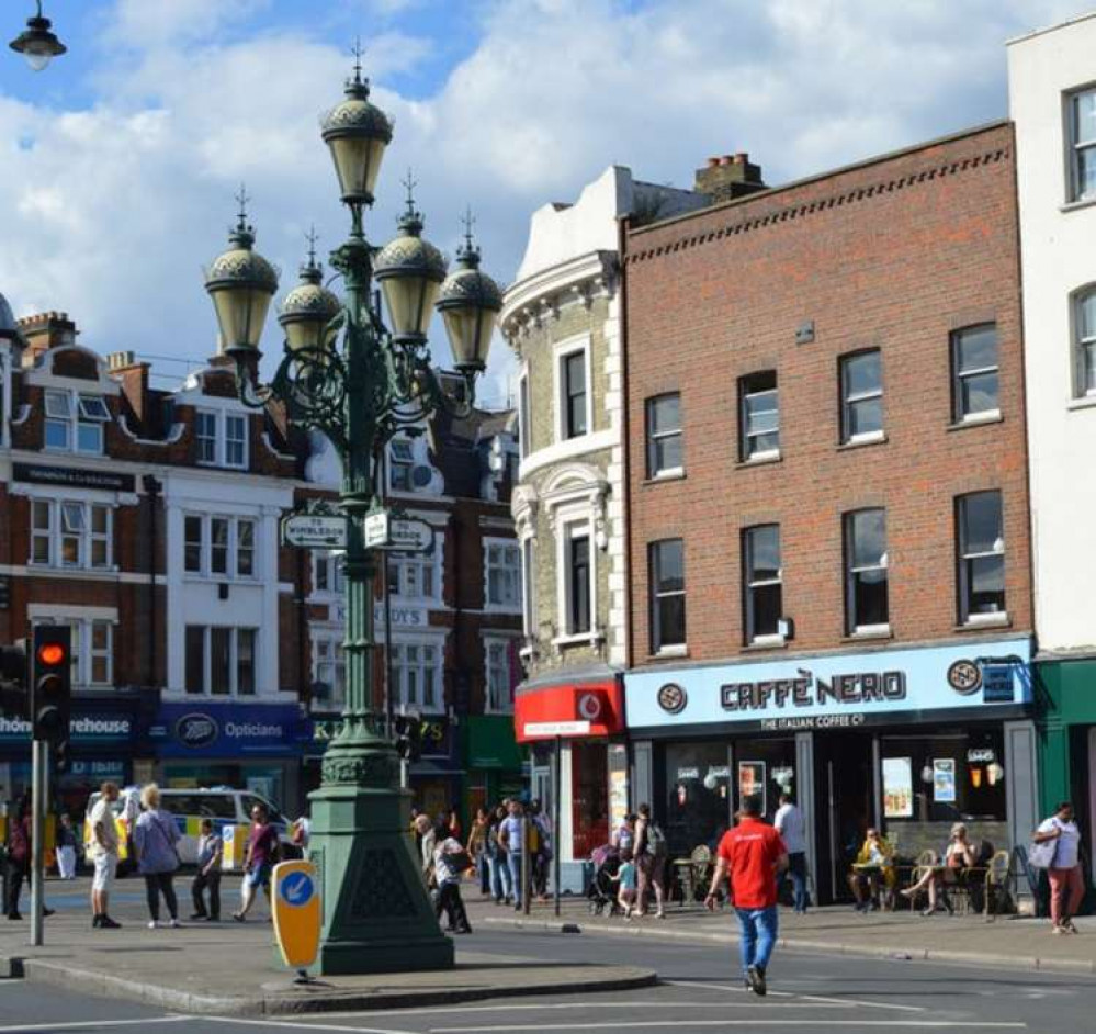 The gas lamps in Tooting Broadway are being renovated back to their original state (Image: Wandsworth Council)