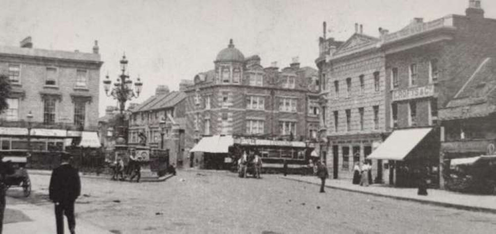 The lamps have been a prominent Tooting landmark since the early 19th Century (Image: Wandsworth Council)