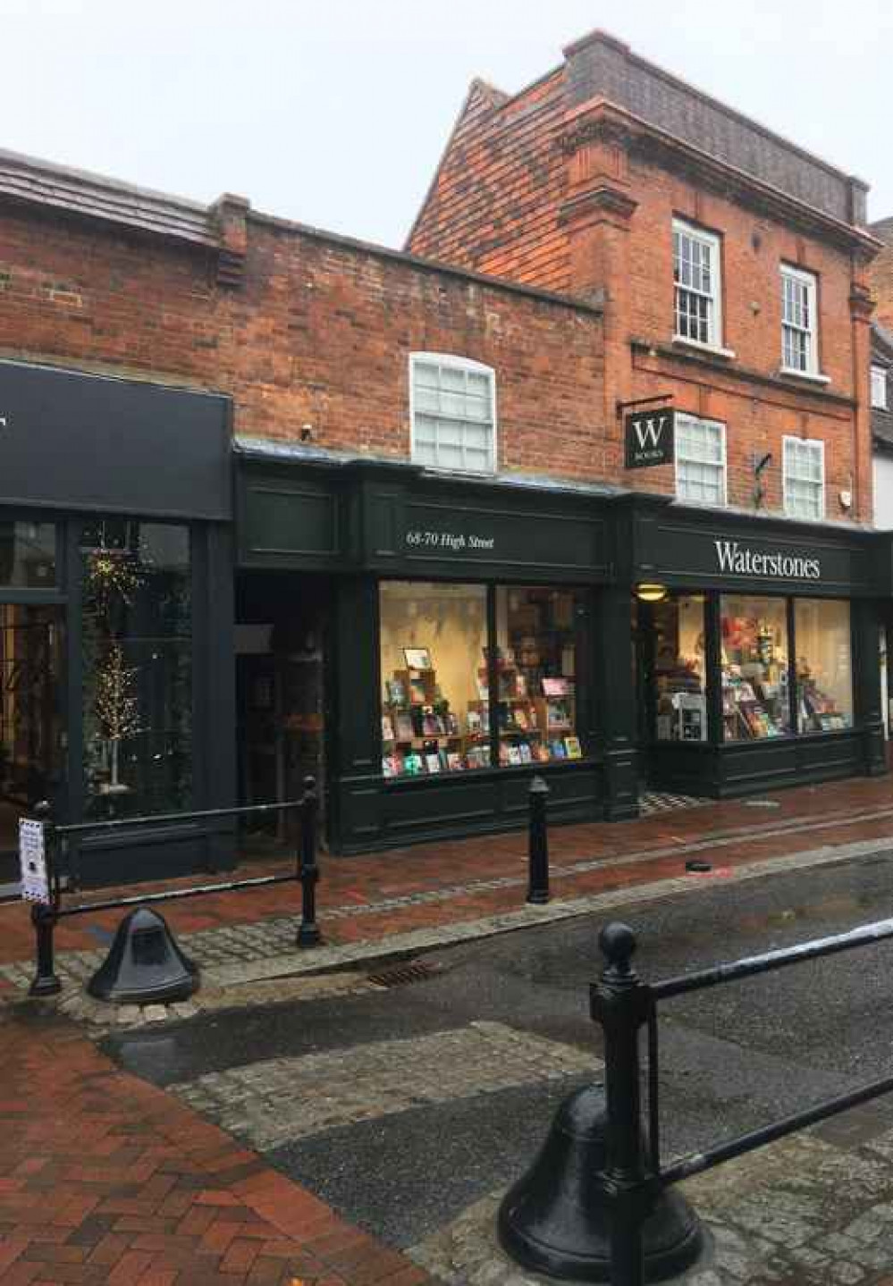 68 High Street, where George Chennell and Elizabeth Wilson were murdered. The taller building on the right was The Little George pub. 68 High Street, where George Chennell and Elizabeth Wilson were murdered. The taller building on the right was The Little George pub.